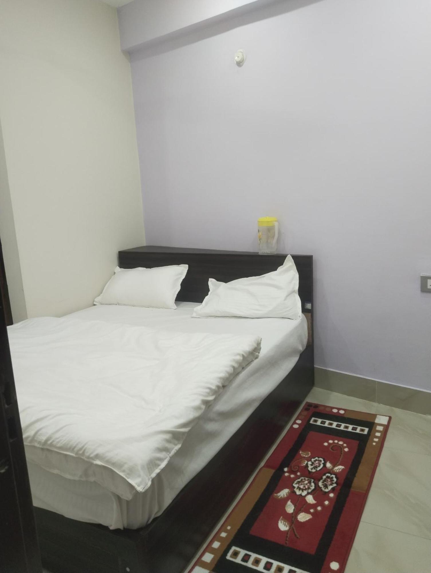 Hotel Dixit Residency Vrindāvan Zewnętrze zdjęcie