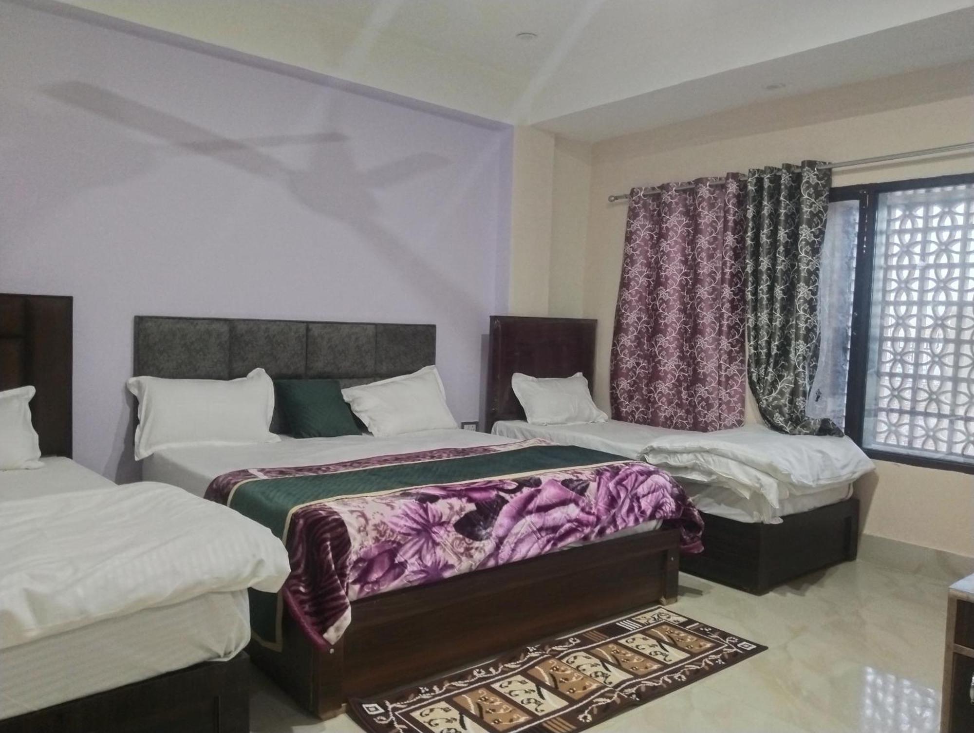 Hotel Dixit Residency Vrindāvan Zewnętrze zdjęcie