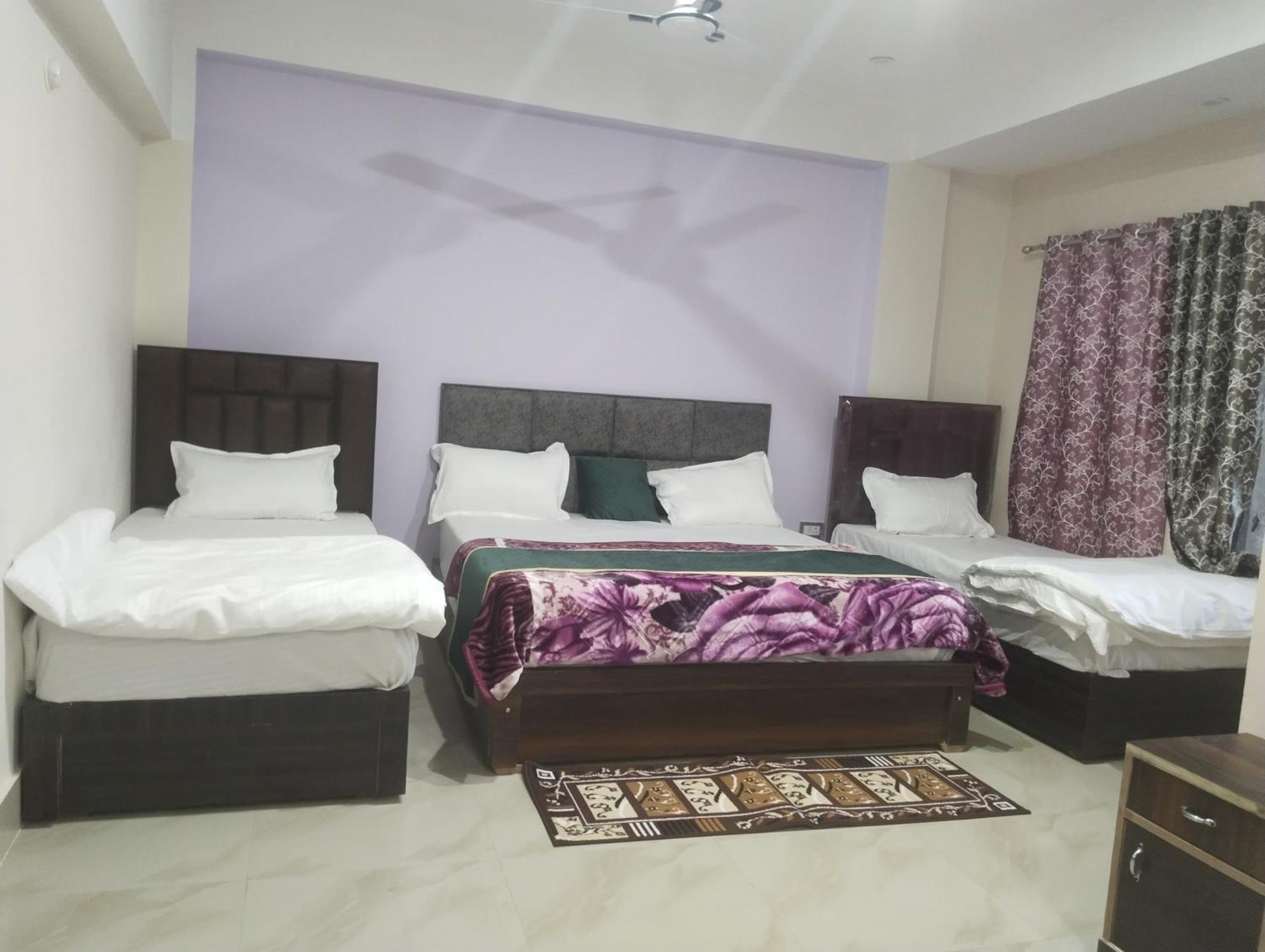 Hotel Dixit Residency Vrindāvan Zewnętrze zdjęcie