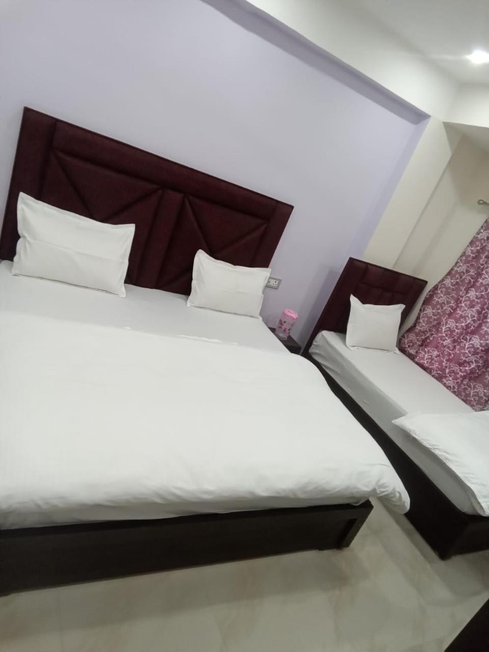 Hotel Dixit Residency Vrindāvan Zewnętrze zdjęcie