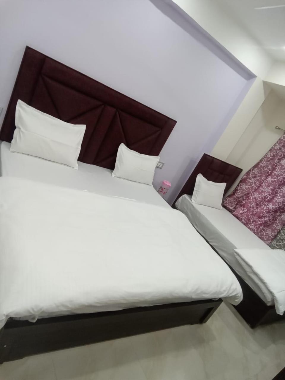 Hotel Dixit Residency Vrindāvan Zewnętrze zdjęcie