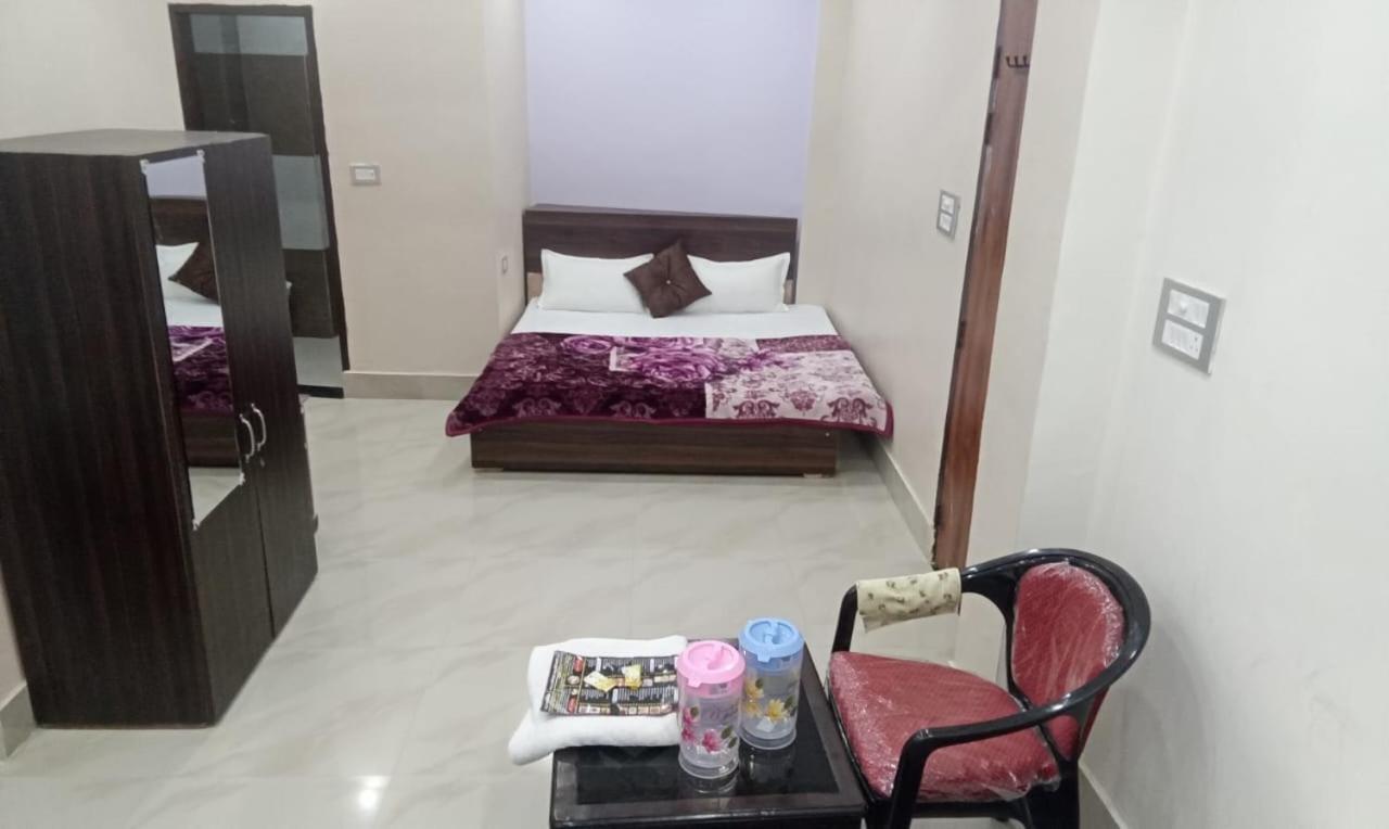 Hotel Dixit Residency Vrindāvan Zewnętrze zdjęcie