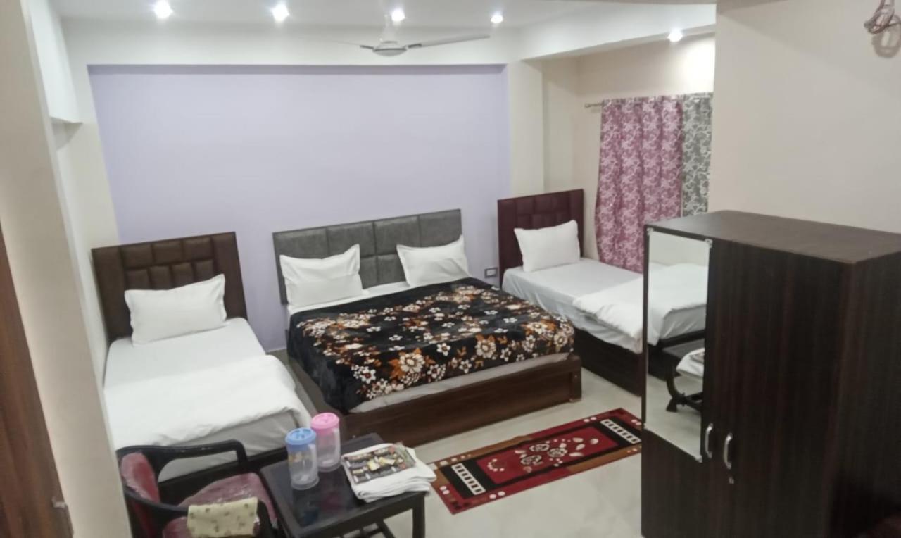 Hotel Dixit Residency Vrindāvan Zewnętrze zdjęcie