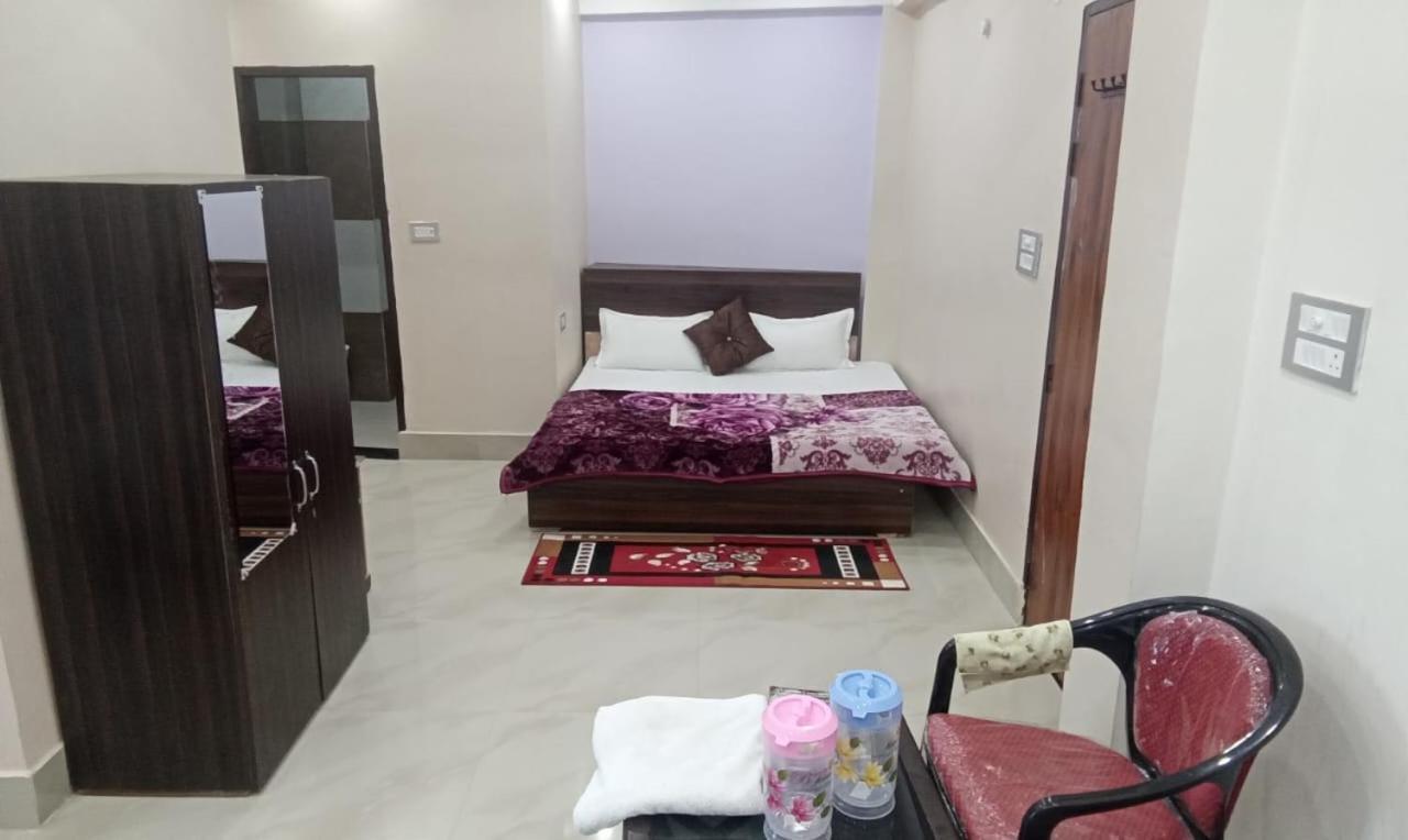 Hotel Dixit Residency Vrindāvan Zewnętrze zdjęcie