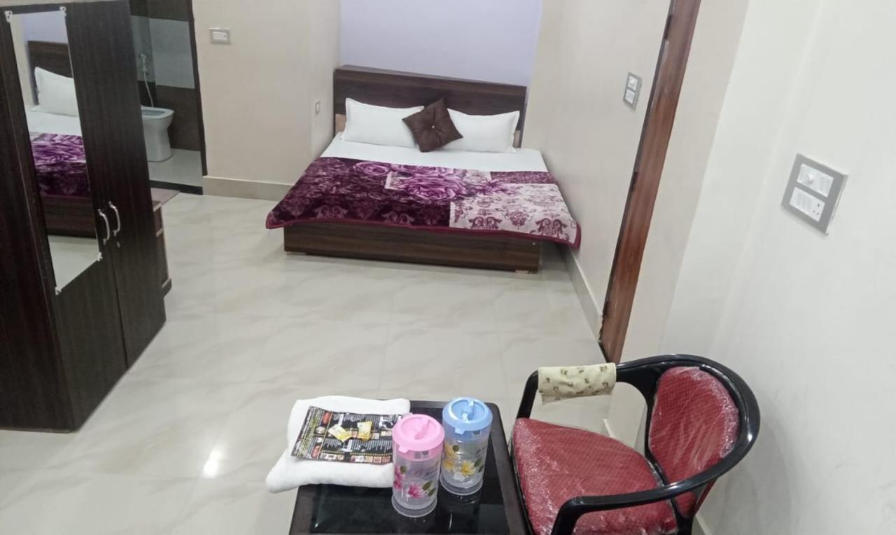 Hotel Dixit Residency Vrindāvan Zewnętrze zdjęcie